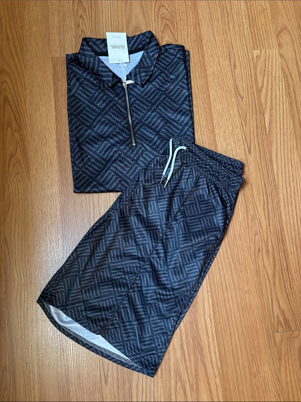 NWT Duval Activewear Black/Gray Geometric Short Set